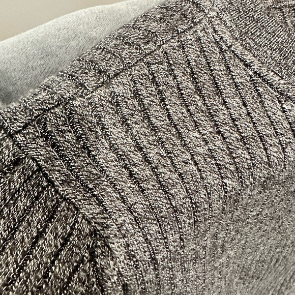 Divided by H&M Gray Heathered Knit Top Size Large - Picture 4 of 5